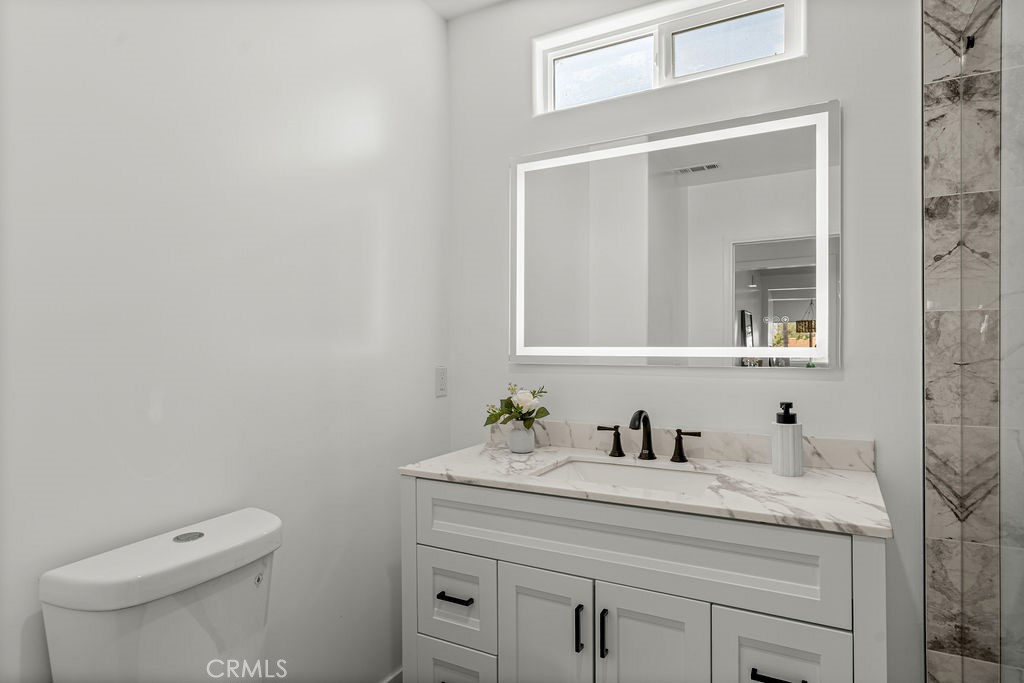 5419 S Rimpau Property Photo 16