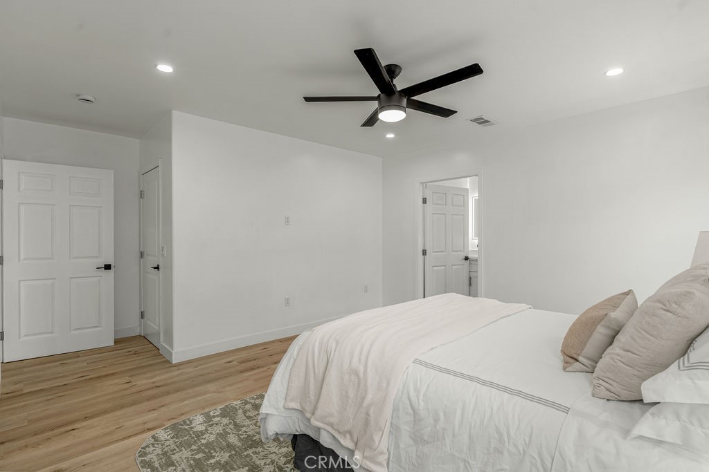 5419 S Rimpau Property Photo 19