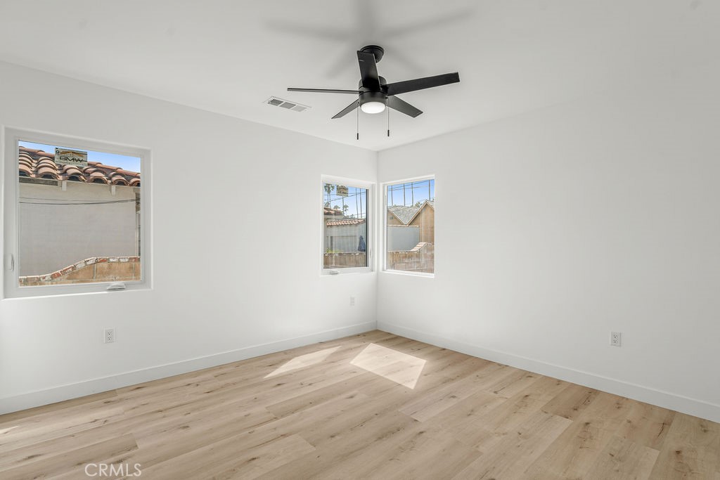 5419 S Rimpau Property Photo 22