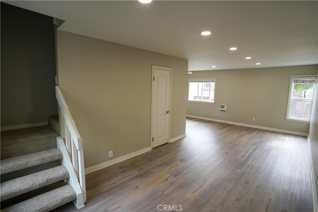 320 12th Street 12 Property Photo 8