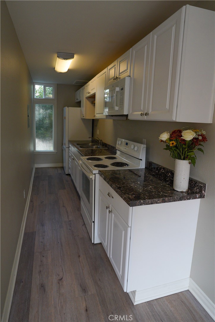 320 12th Street 12 Property Photo 15