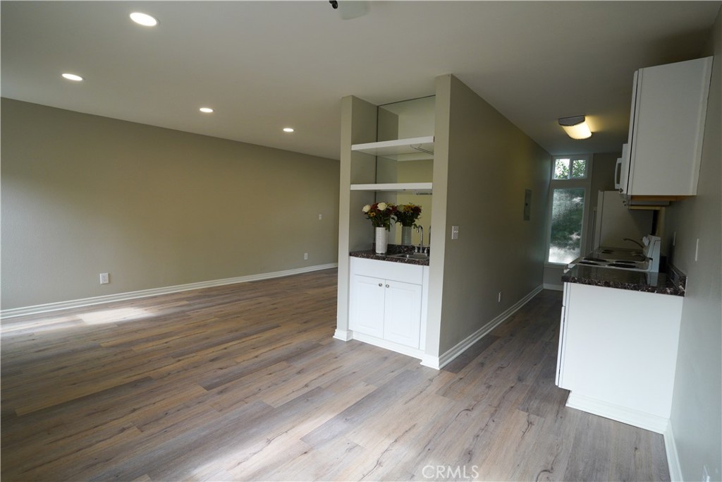 320 12th Street 12 Property Photo 17