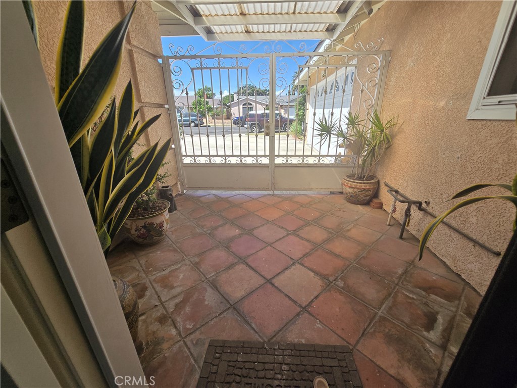9802 Kern Avenue Property Photo 4