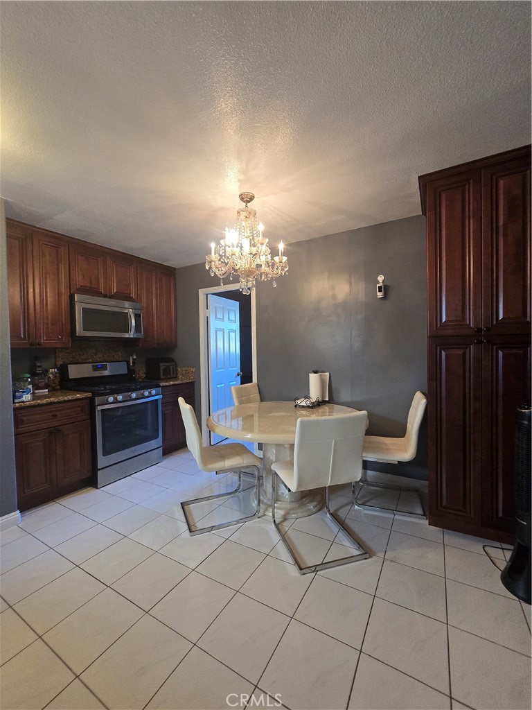 9802 Kern Avenue Property Photo 9
