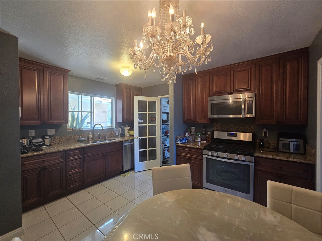 9802 Kern Avenue Property Photo 10