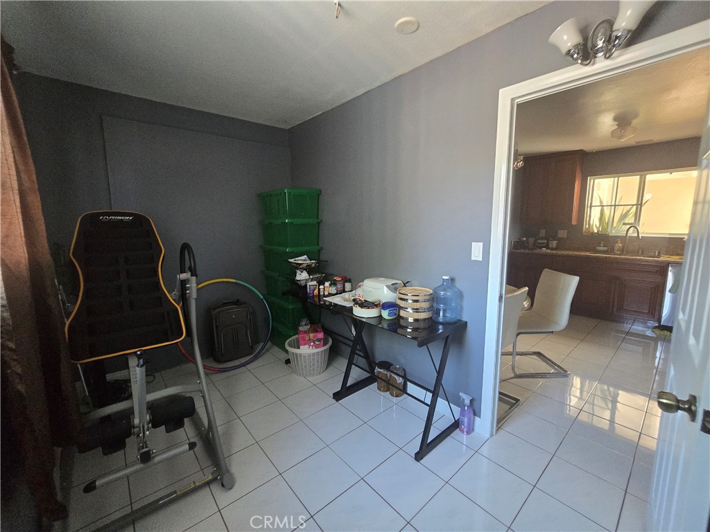 9802 Kern Avenue Property Photo 15