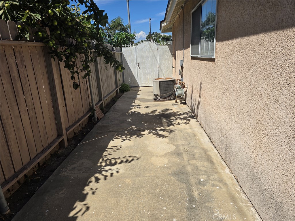 9802 Kern Avenue Property Photo 30