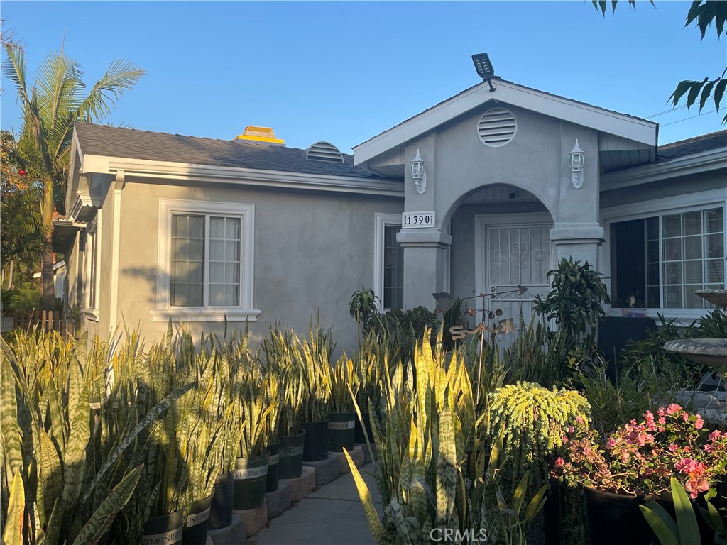 1390 W 33rd Street Property Photo 1