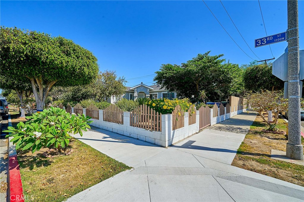 1390 W 33rd Street Property Photo 5