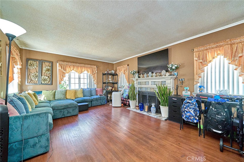 1390 W 33rd Street Property Photo 7