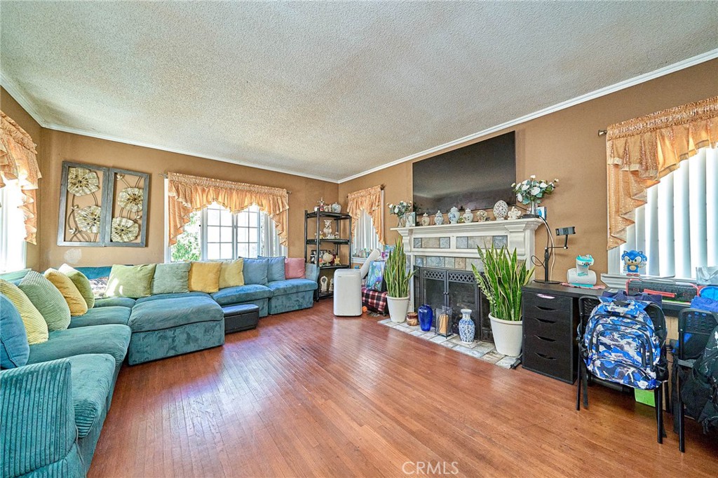 1390 W 33rd Street Property Photo 9