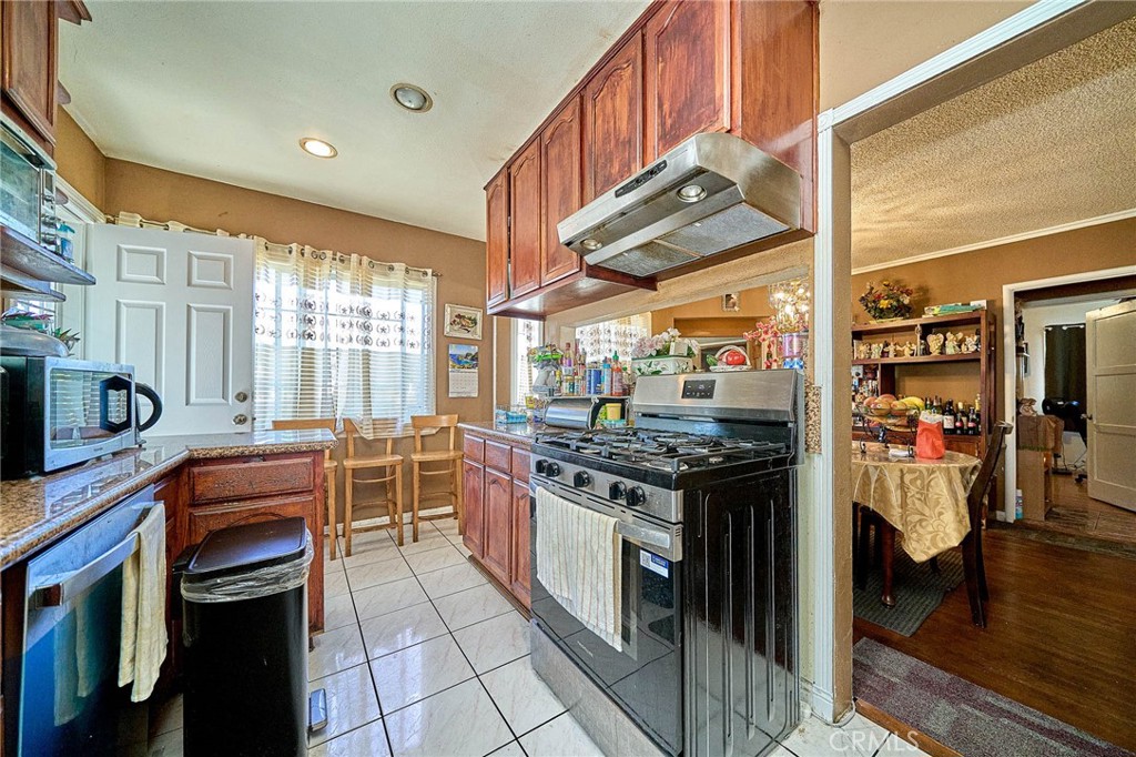 1390 W 33rd Street Property Photo 15