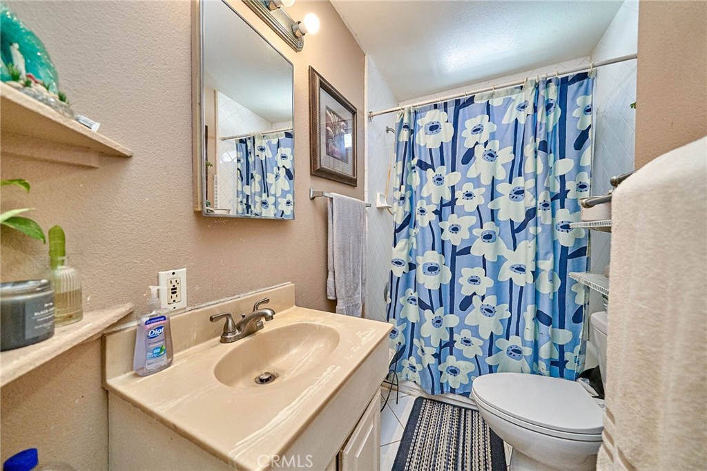 1390 W 33rd Street Property Photo 24