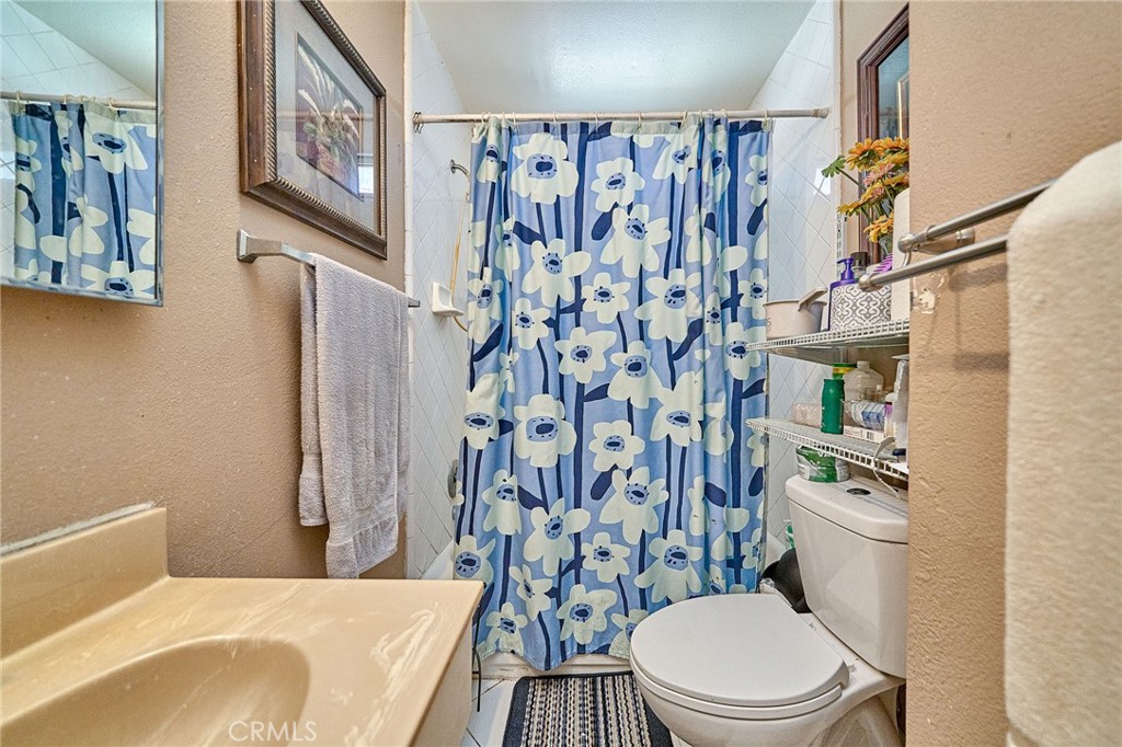 1390 W 33rd Street Property Photo 25