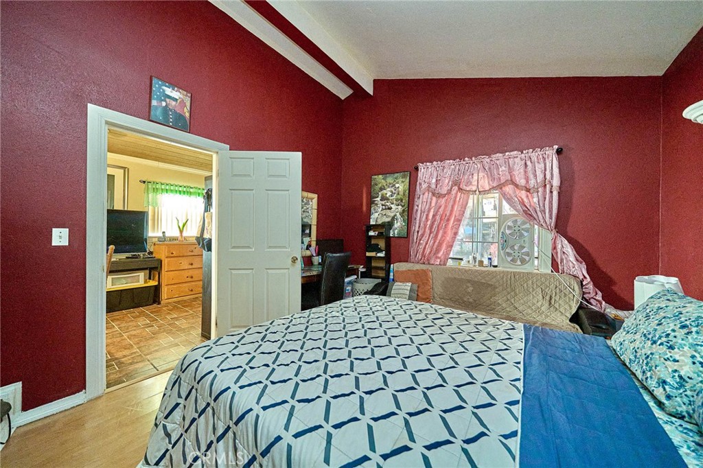 1390 W 33rd Street Property Photo 27