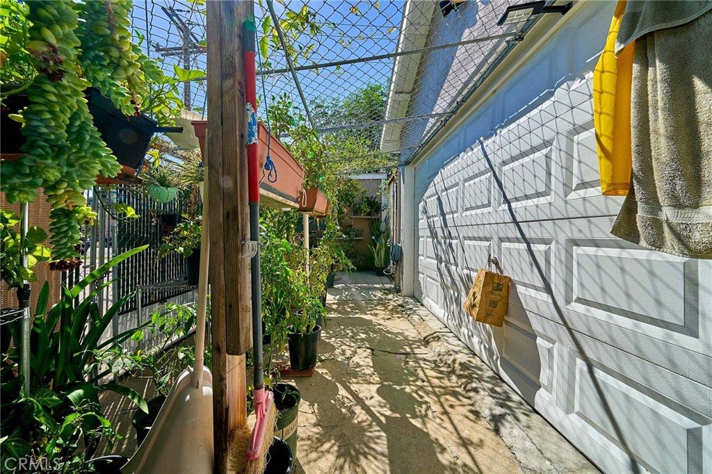 1390 W 33rd Street Property Photo 30