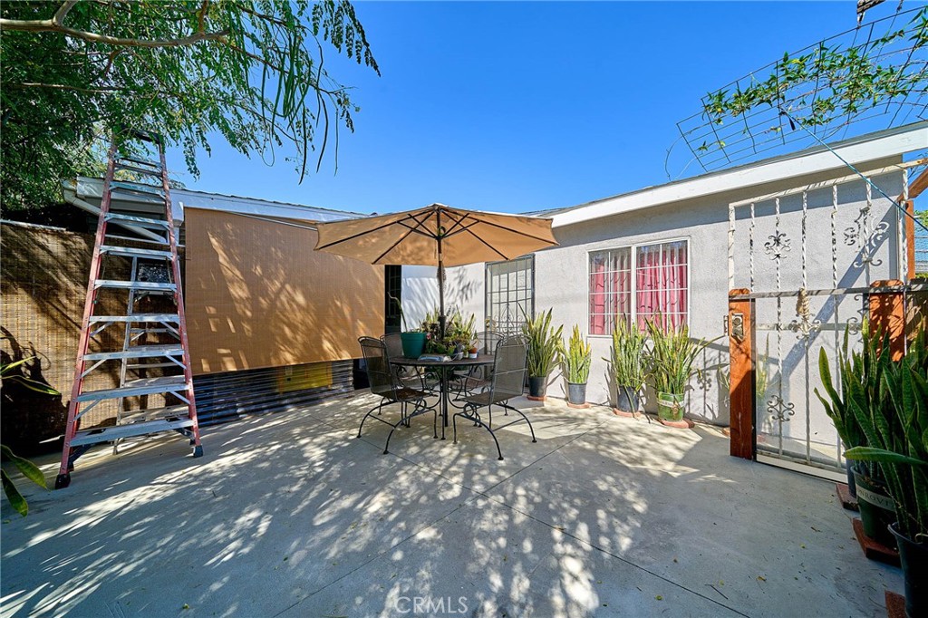 1390 W 33rd Street Property Photo 34