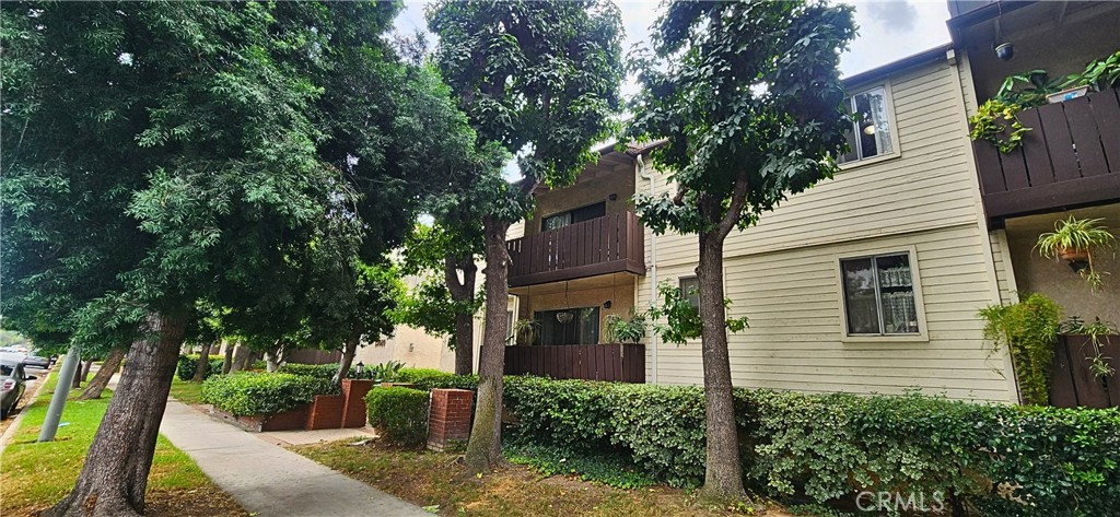 15030 Victory 201 Property Photo 1