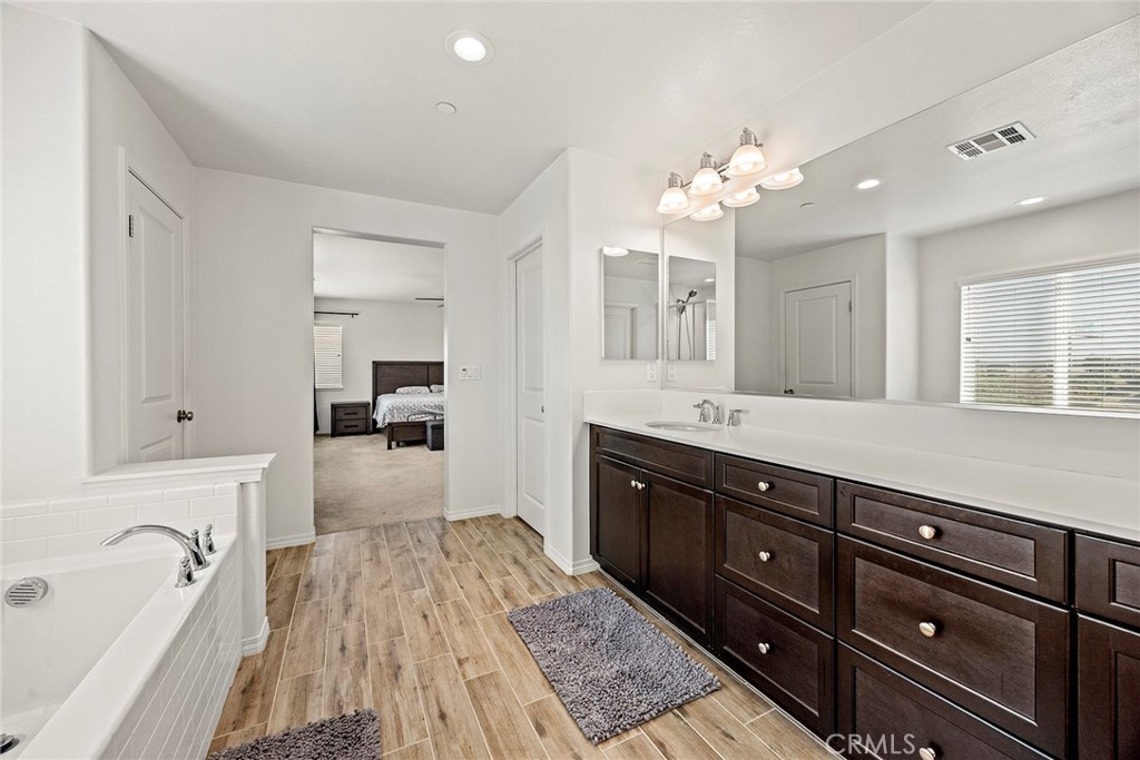 15237 Brookstone Property Photo 15