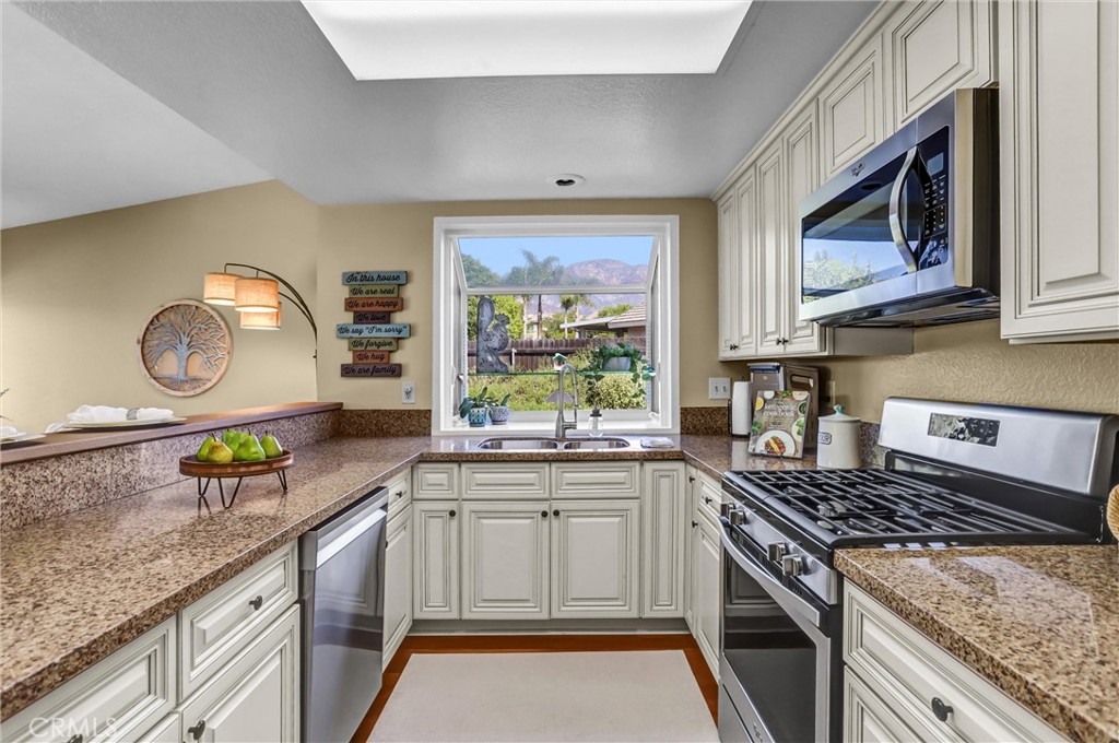 1769 Eastview Property Photo 9