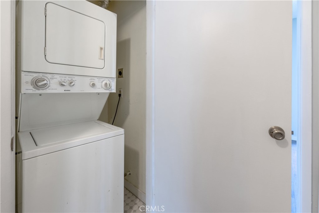730 W 4th Street 308 Property Photo 10
