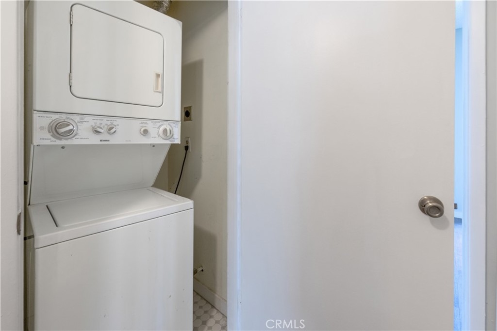 730 W 4th Street 308 Property Photo 16