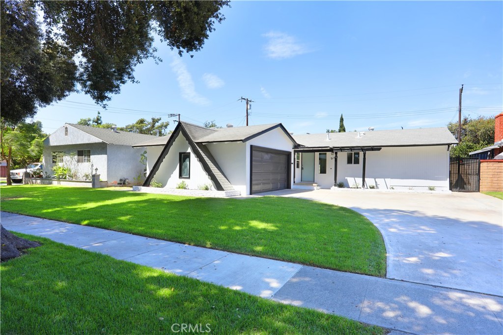2105 W Hall Property Photo
