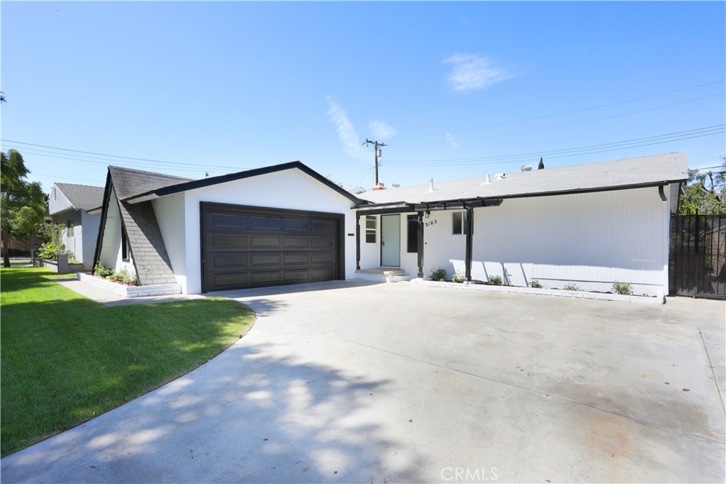 2105 W Hall Property Photo 3