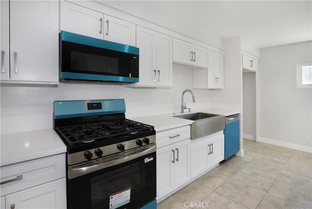 2105 W Hall Property Photo 5