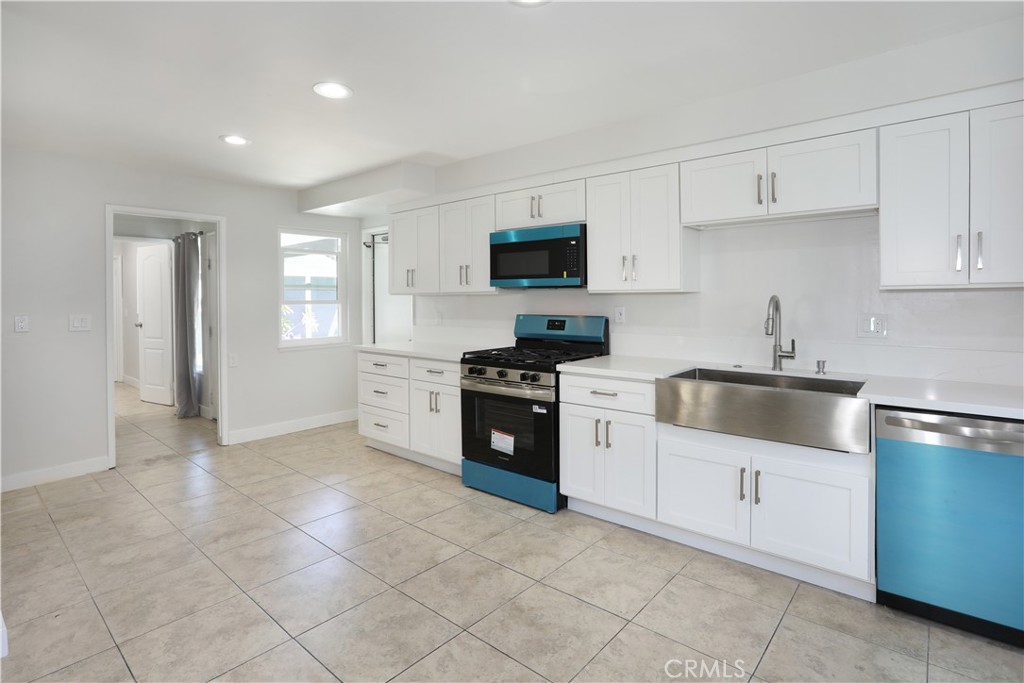 2105 W Hall Property Photo 6