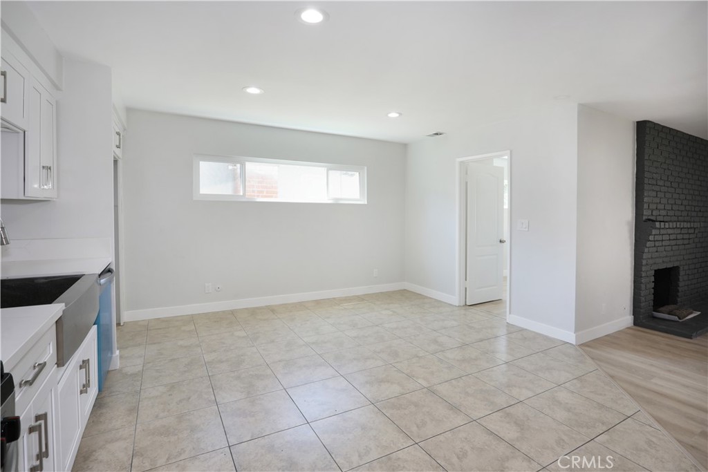 2105 W Hall Property Photo 9