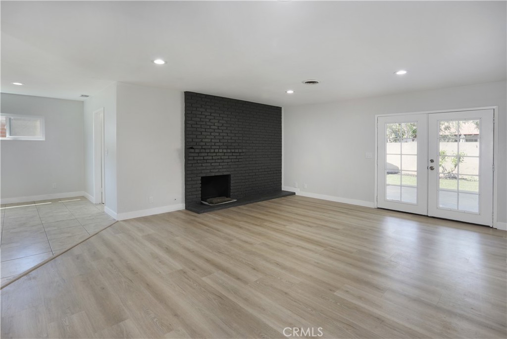 2105 W Hall Property Photo 12