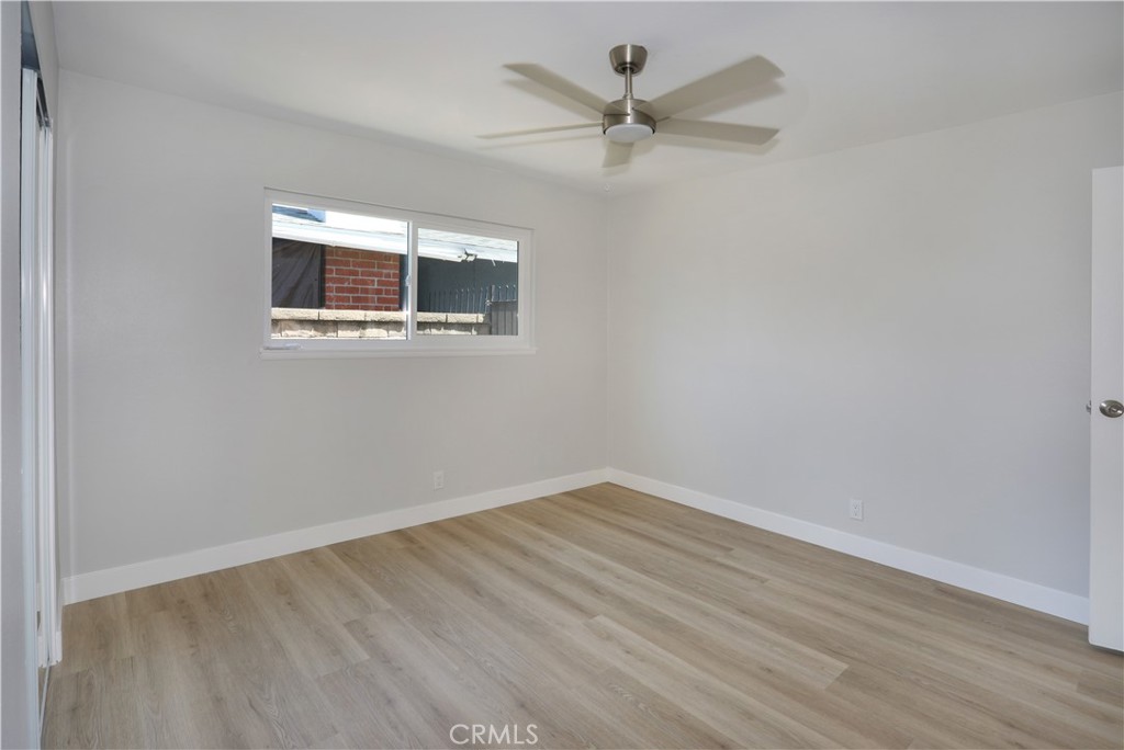 2105 W Hall Property Photo 20