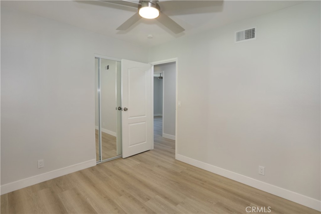 2105 W Hall Property Photo 23