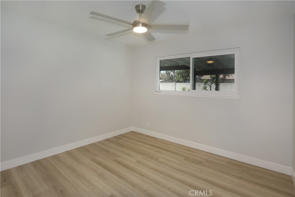 2105 W Hall Property Photo 24