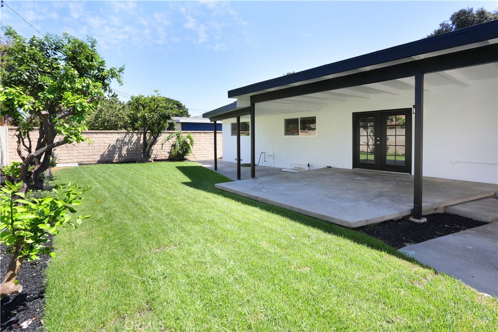 2105 W Hall Property Photo 29