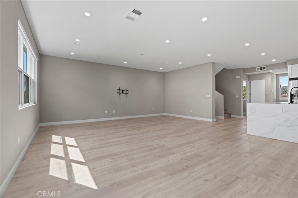 341 S Cypress Street Property Photo 6