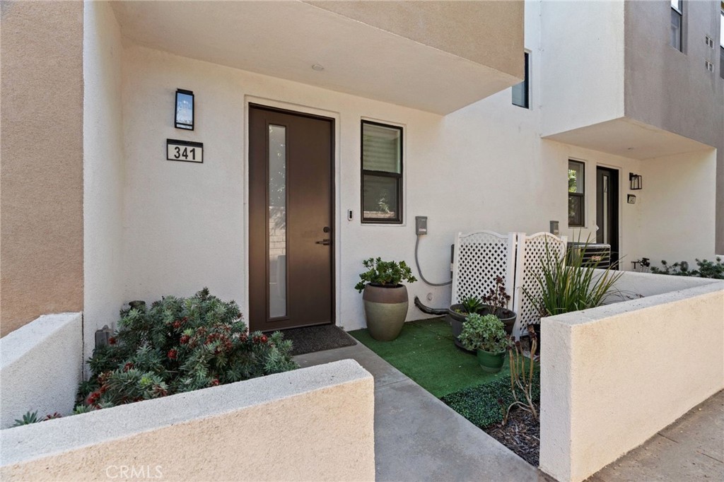 341 S Cypress Street Property Photo 27