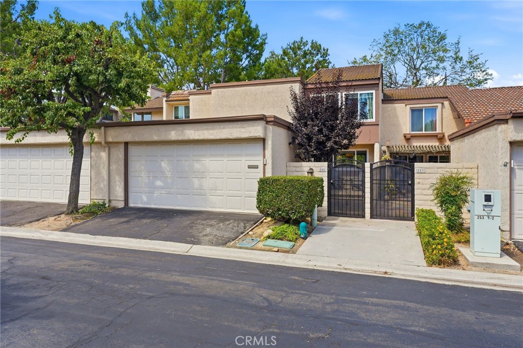 255 S Vista Del Monte Property Photo 1
