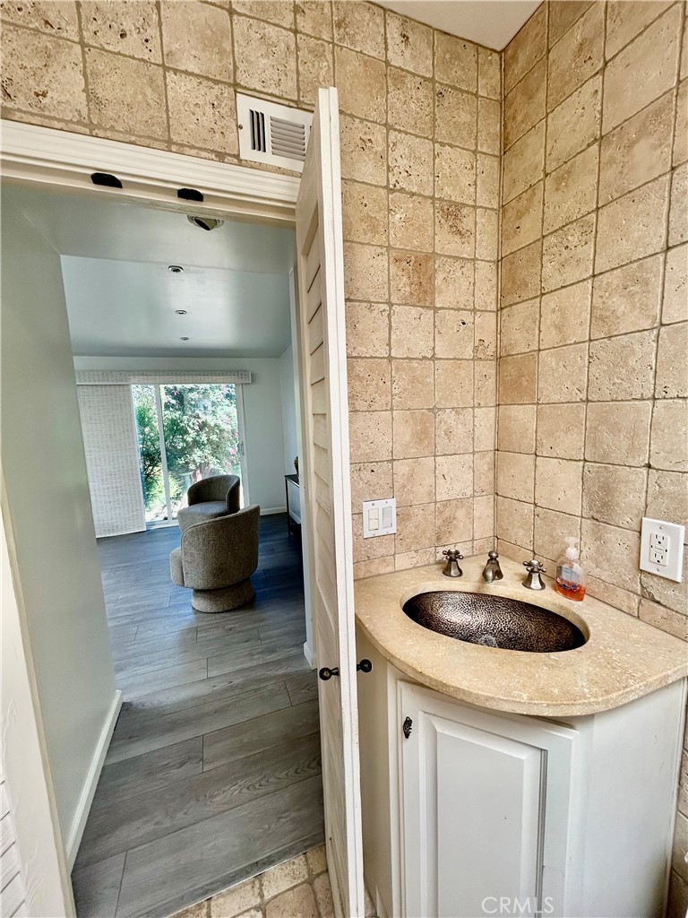 103 Yorktown Property Photo 31