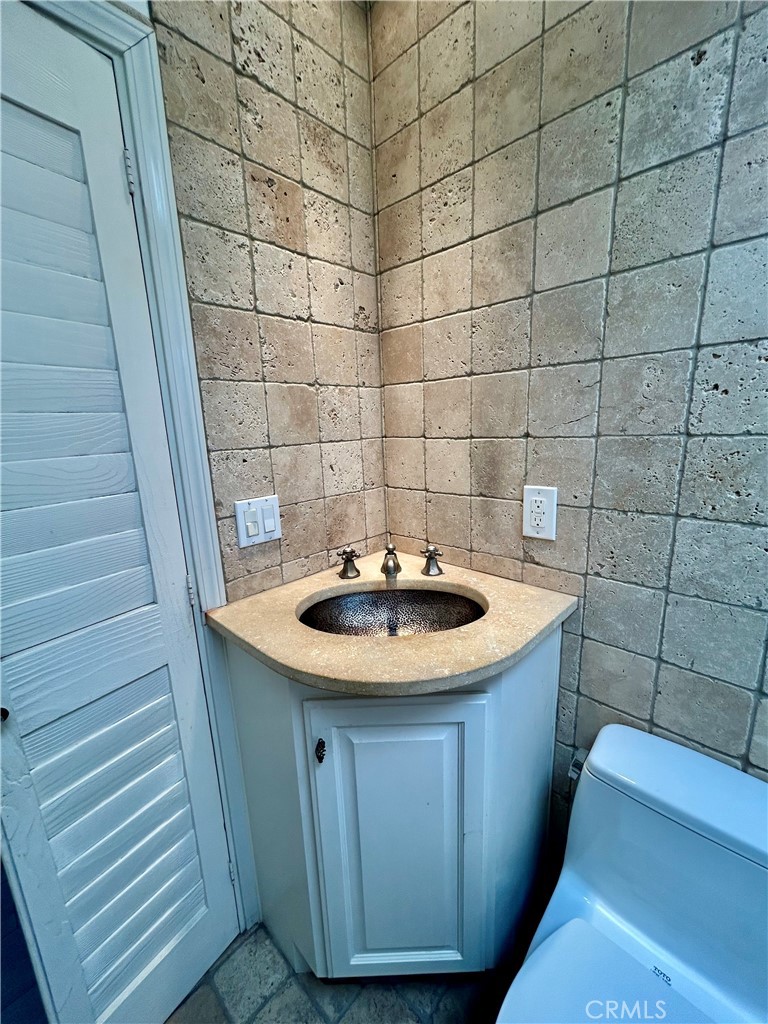 103 Yorktown Property Photo 32