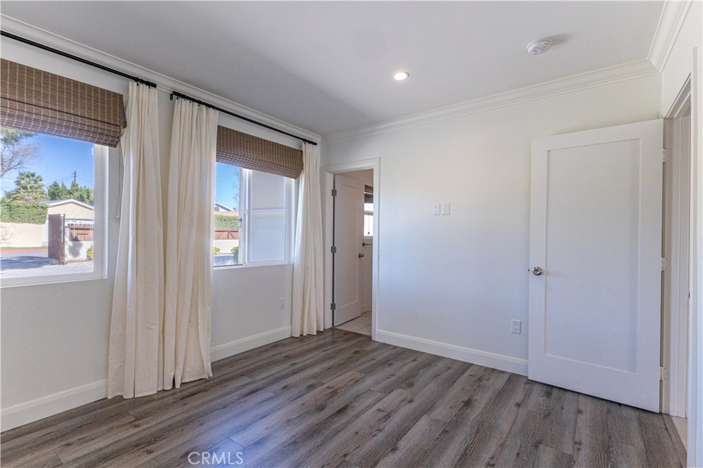 18816 Superior St Property Photo 13