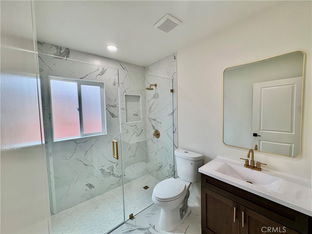 6308 Albany Street Property Photo 7