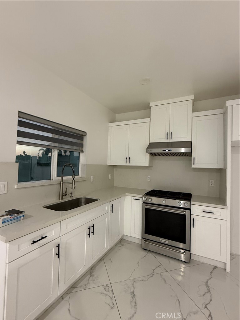 5678 Oak Pl Property Photo 3