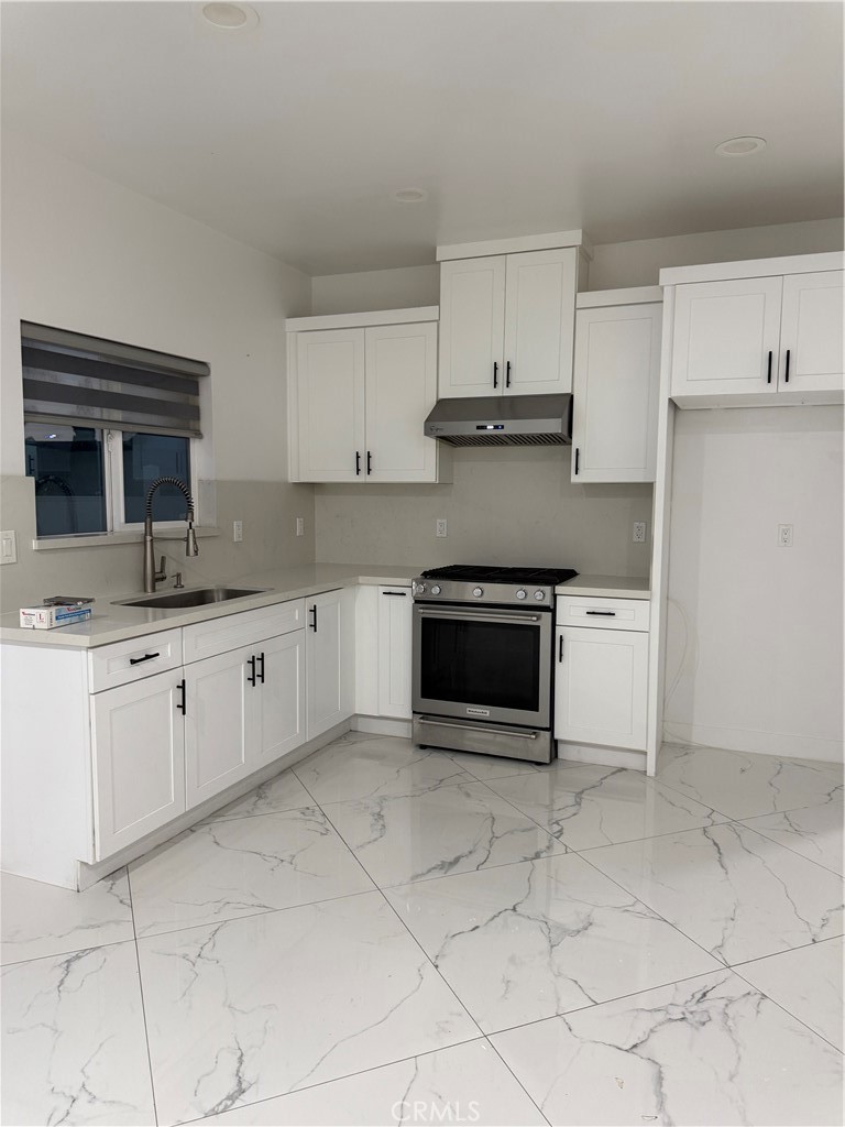 5678 Oak Pl Property Photo 4