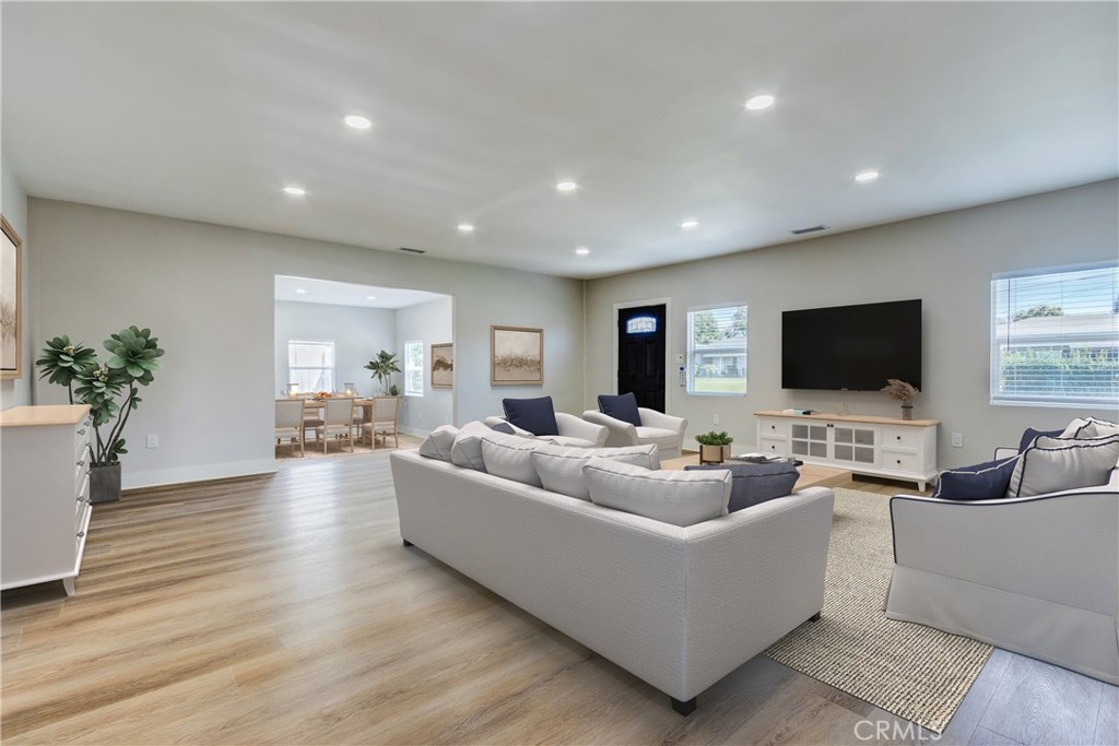 1615 Eastford Property Photo 4