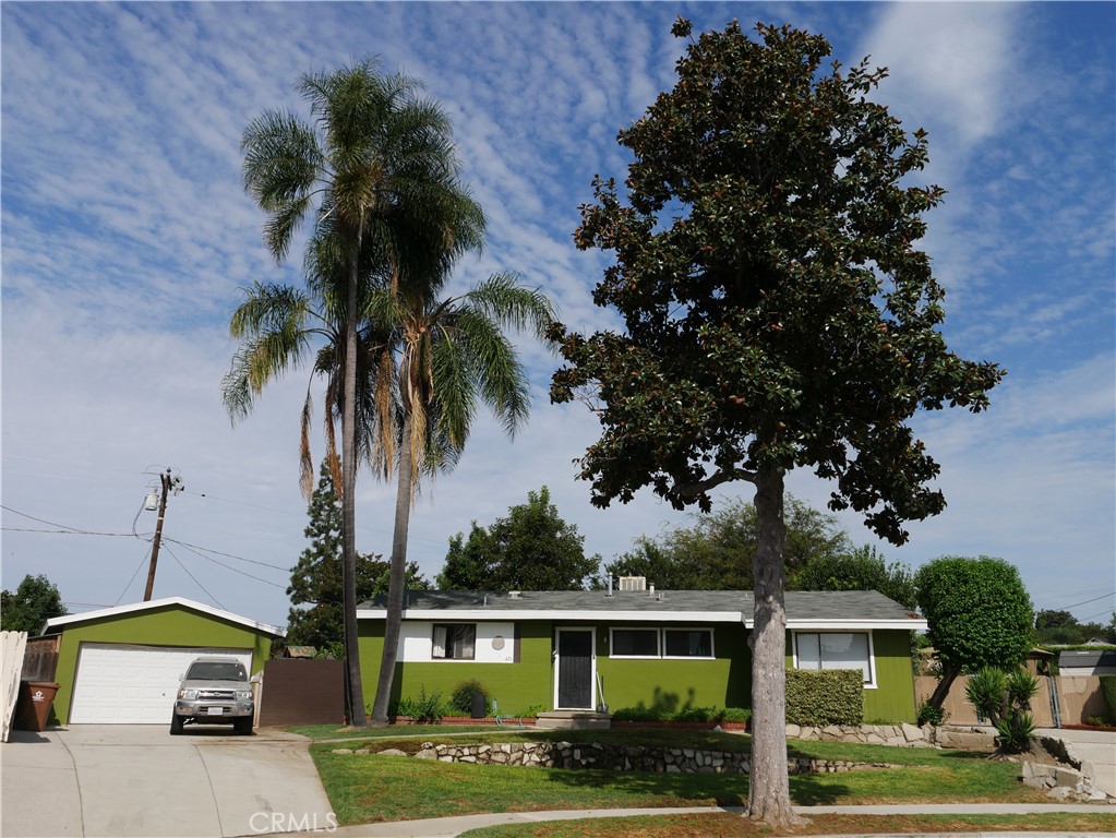 421 N Michael Property Photo 3