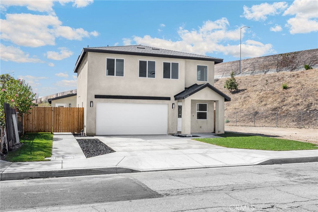 2140 N California Property Photo