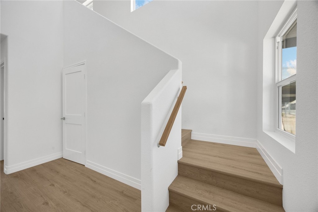 2140 N California Property Photo 14