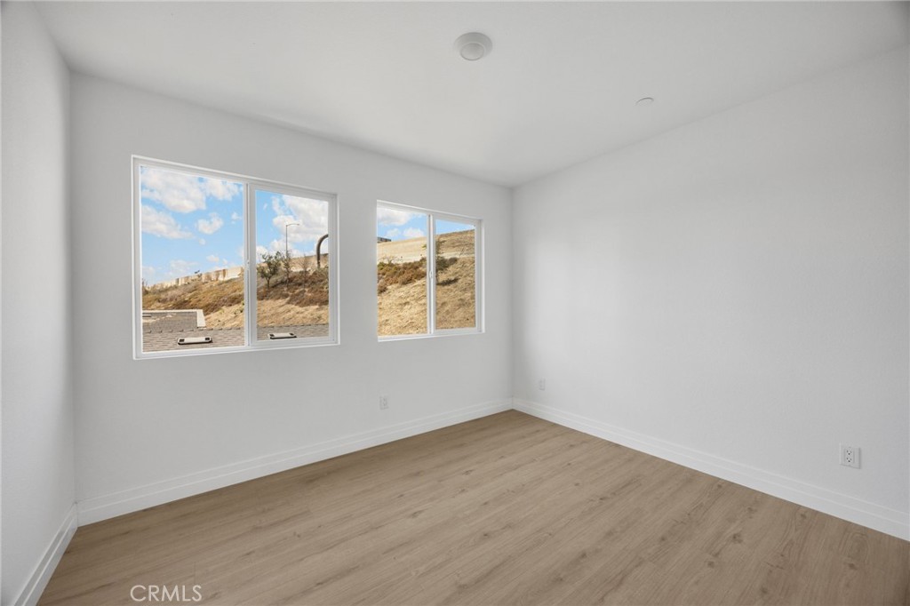 2140 N California Property Photo 18